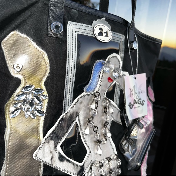 Prada: Runway Beaded Tessuto Models on Runway Limited Edition Nylon Tote Bag - Picture 4 of 17